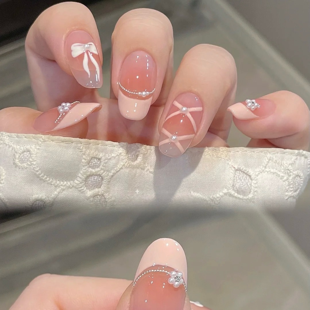 10Pcs White French Pink Heart  - Nail Art Pink reseña y precio